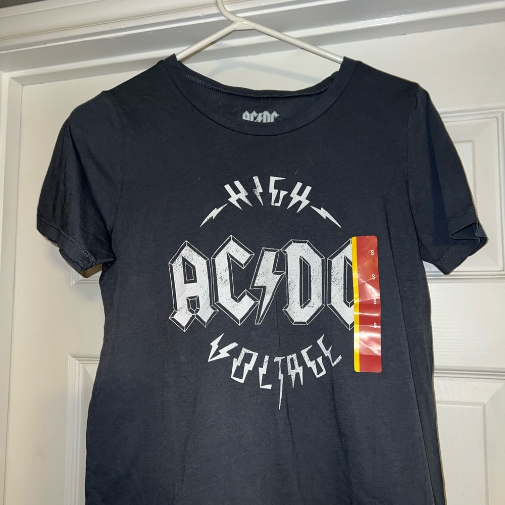 Tee shirt